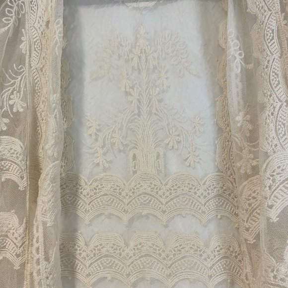 Bohemian lacey shirt by Soy Concept - Picture 2 of 3